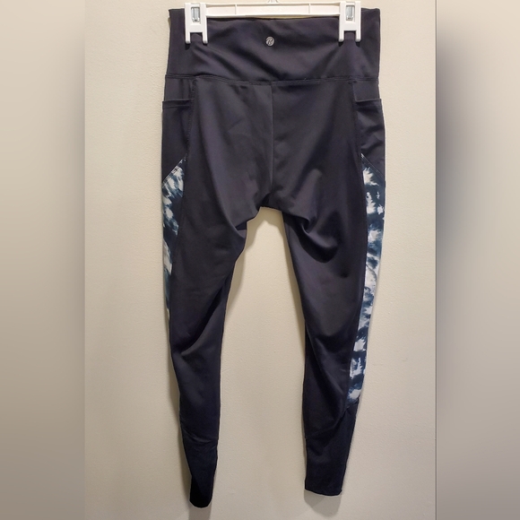 ☆3/35$ | BALLY TOTAL FITNESS | Black & Stormy Active Leggings in size M - Picture 3 of 8